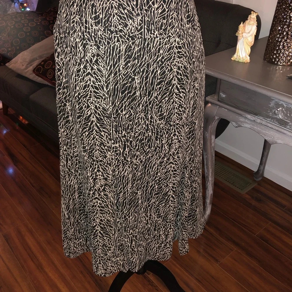 Jones wear women’s skirts 6P